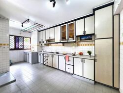 Blk 306 Hougang Avenue 5 (Hougang), HDB 5 Rooms #558403301